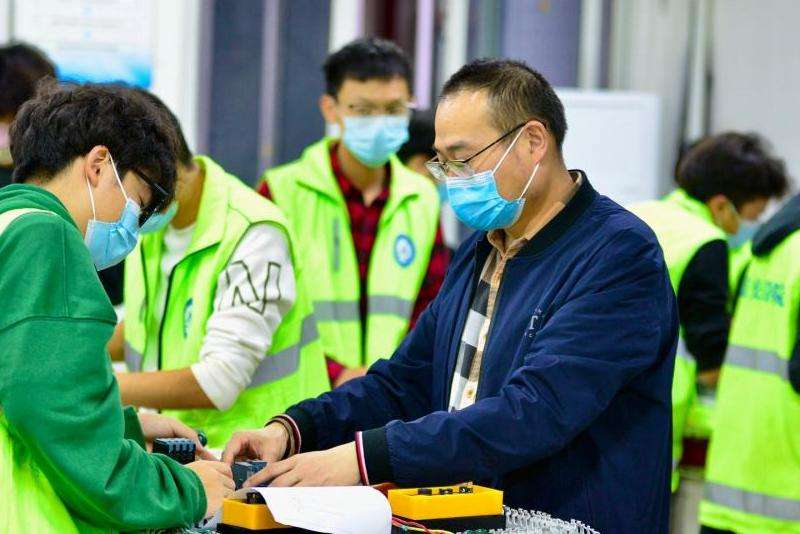 玩转刚开的传奇私服：职业选择、团队组建与自身实力提升攻略